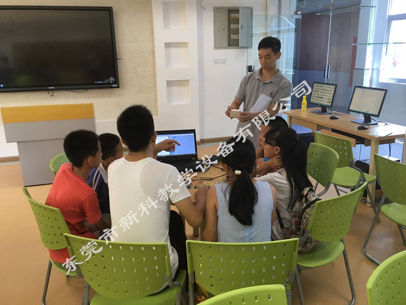<a href='http://www.tjqijun.com' target='1' style='font-size:14px; font-weight:bold; color:#0080ff;'>创客实验室</a>