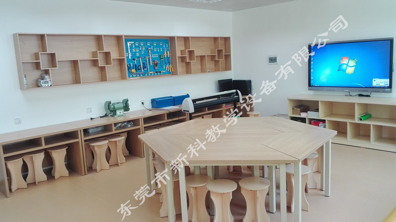 <a href='http://www.tjqijun.com' target='1' style='font-size:14px; font-weight:bold; color:#0080ff;'>创客实验室</a>